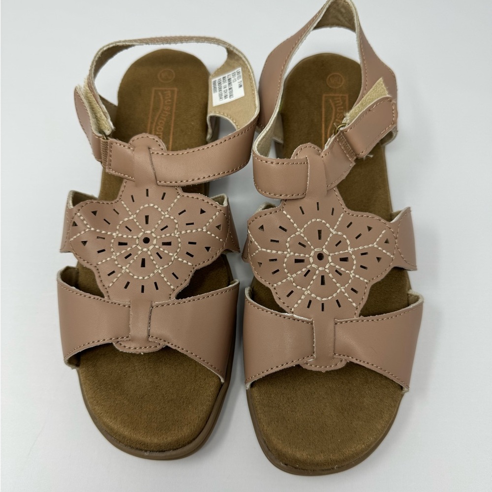 Mushroom Women’s Sandals Tan‎ Size 7.5
